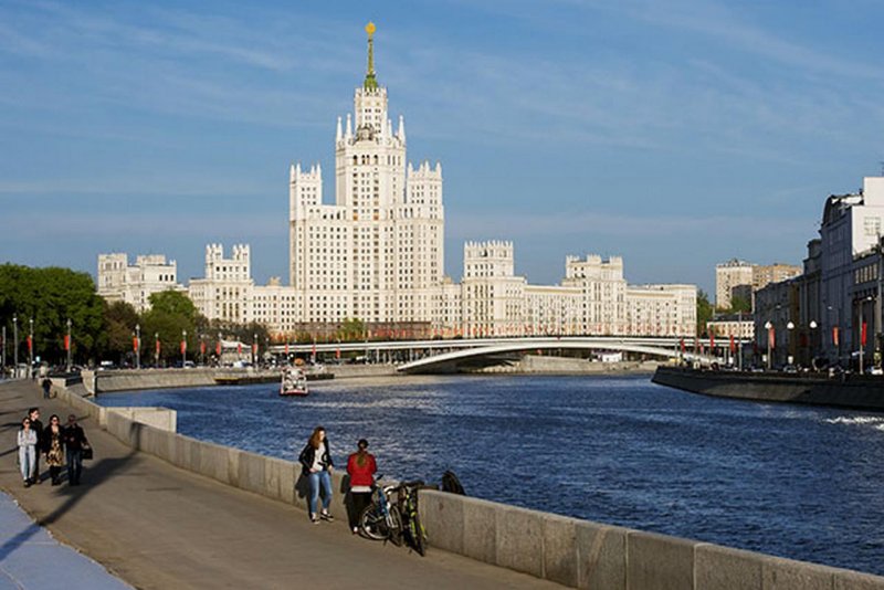 Московская набережная МИД