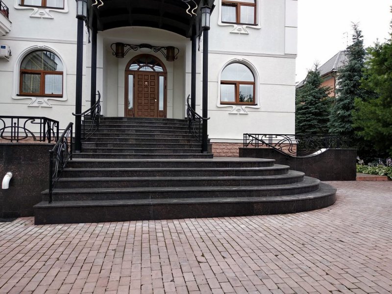Парадные входные лестницы
