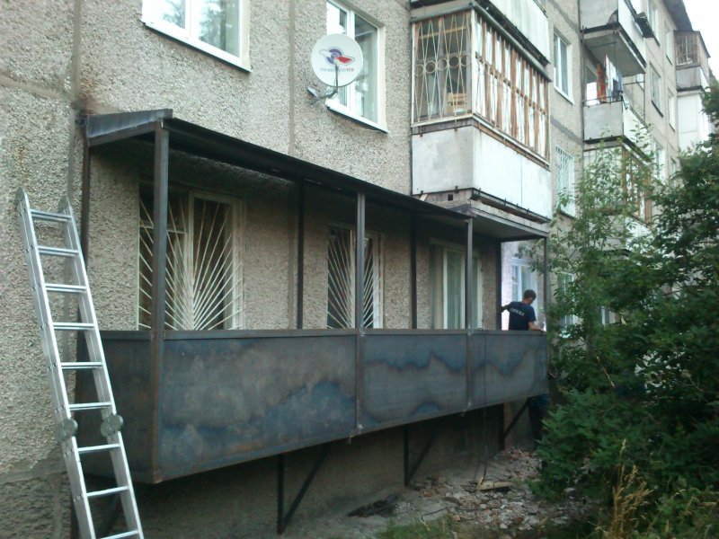 Балкон первый этаж