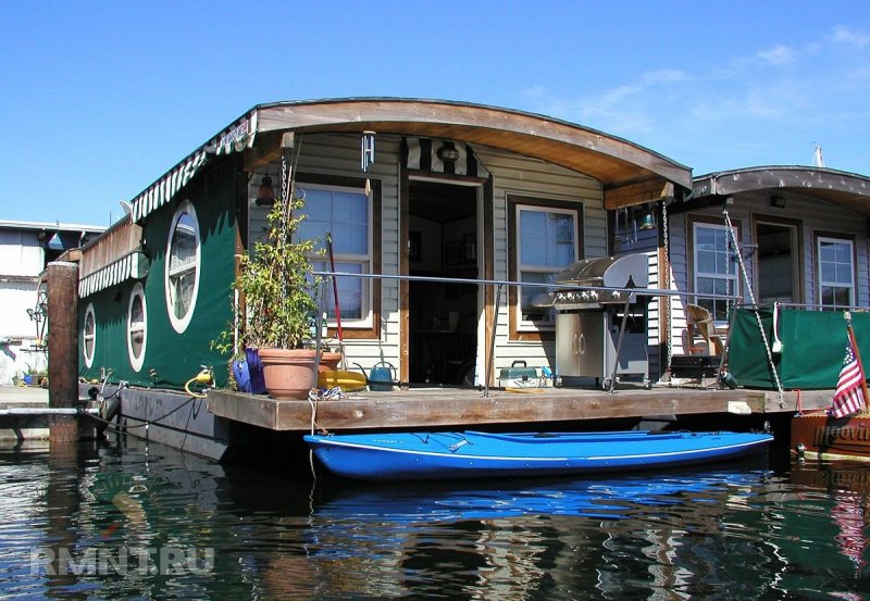 Плавучий дом Houseboat