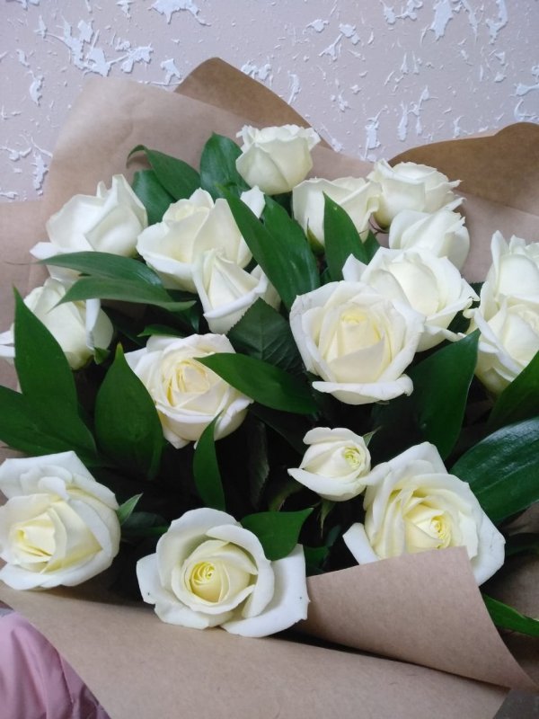 Белые розы букет реальное