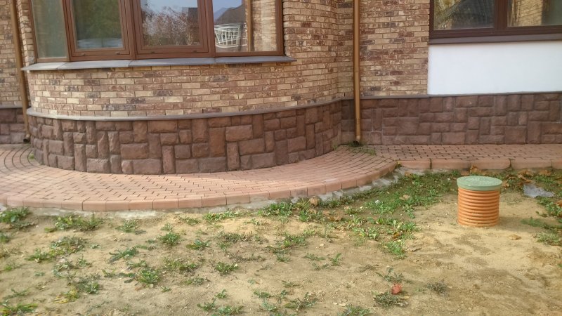 Тротуарная плитка перед домом
