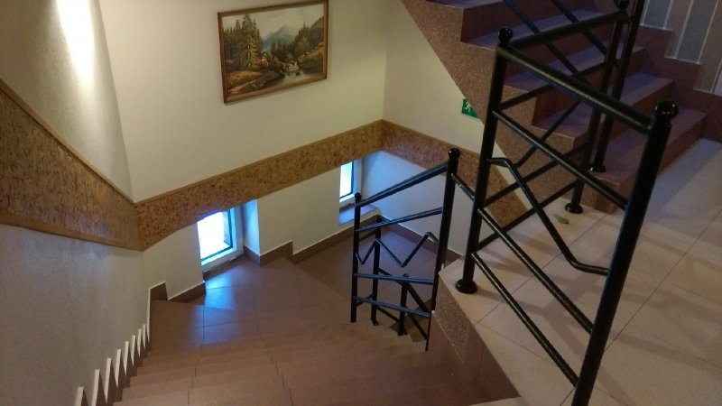 Отделка лестничного марша в частном доме