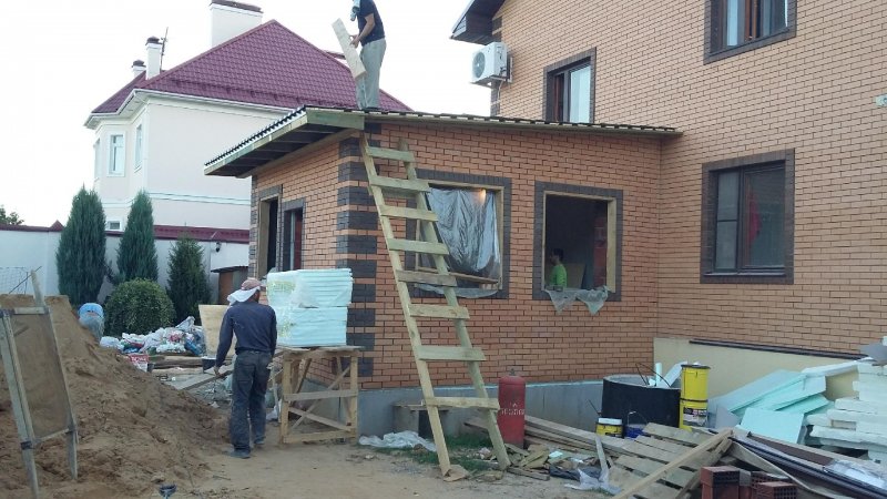 Пристройка к кирпичному дому из кирпича
