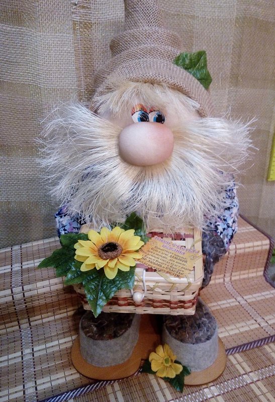 Домовой из соломы
