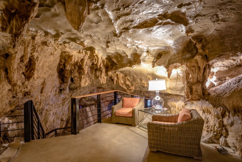 Beckham Creek Cave Lodge