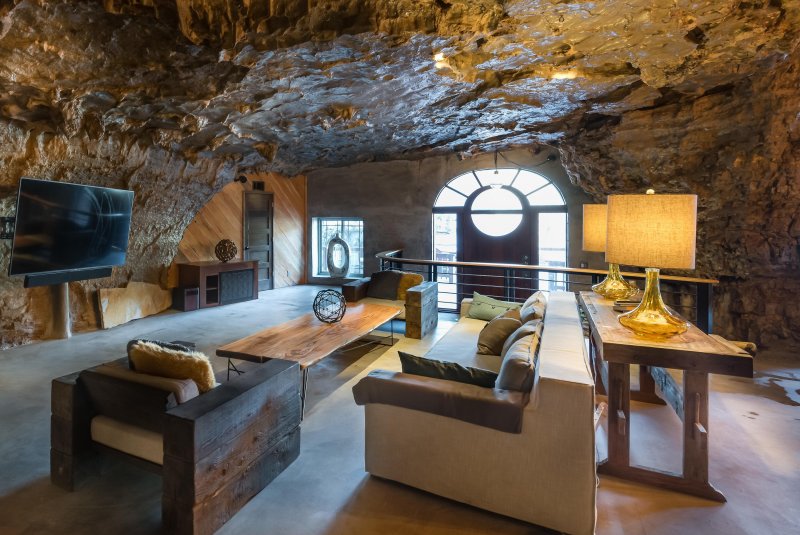 Пещерный дворец Cave Palace Ranch, Юта, США