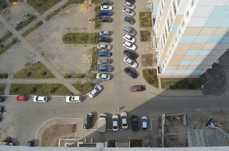 Вид с крыши вниз