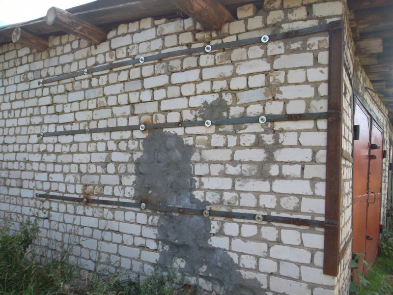 Стяжка дома металлом