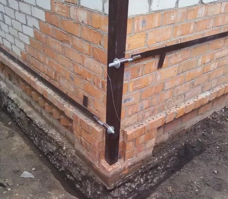 Стяжка стен арматурой
