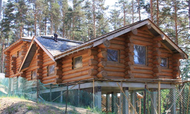 Рубленный дом из лиственницы