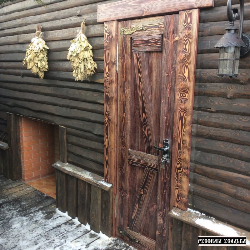 Дверь в погреб под старину