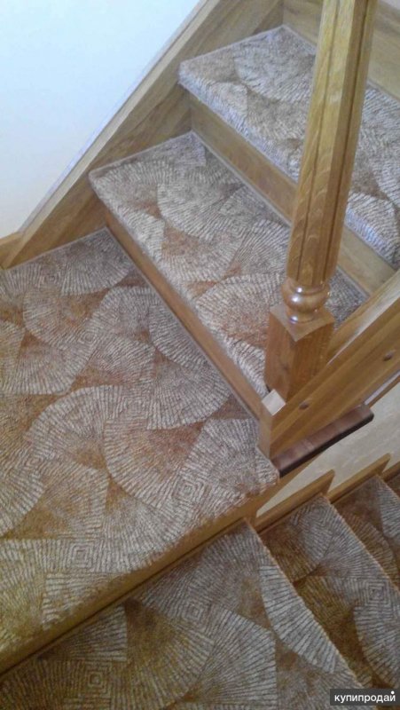 Линолеум на ступеньки лестницы