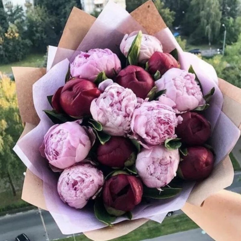 Моно букет из пионов