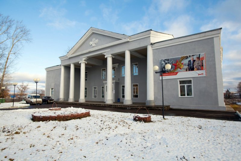 Площадь ДК железнодорожников Новоалтайск