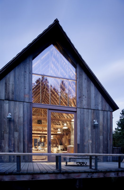 Дом в стиле амбара Barn House