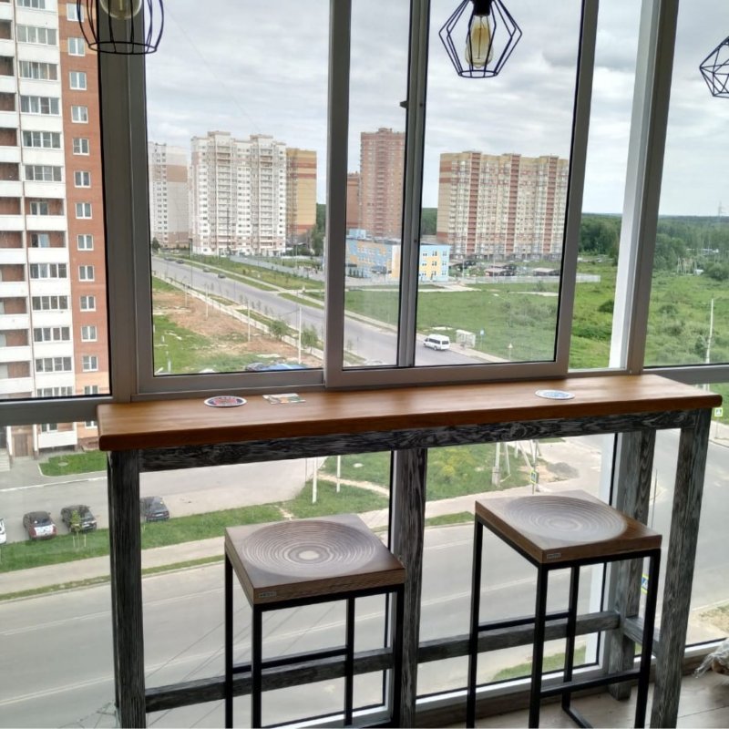 Барный столик на балконе