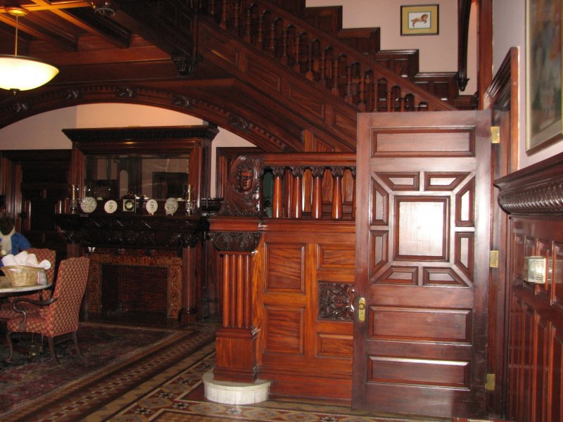 Winchester Mystery House внутри