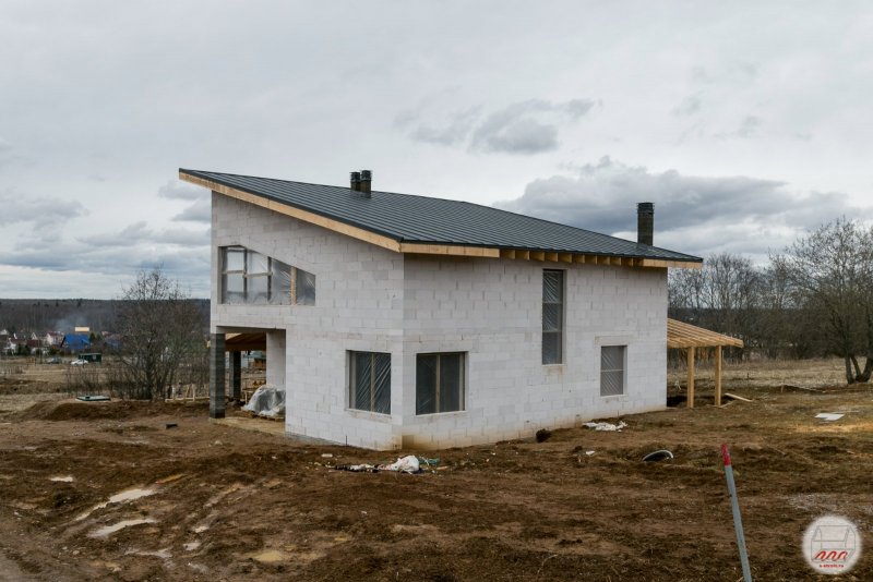 Дом из газоблоков с плоской крышей