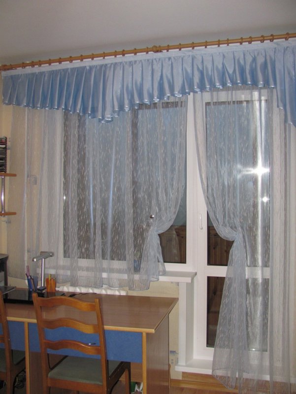 Шторы на окно с балконом на кухню