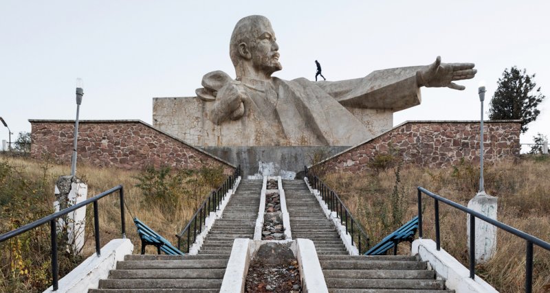 Истаравшан памятник Ленина