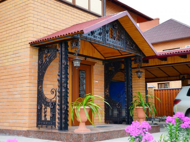 Козырьки для крыльца красивые