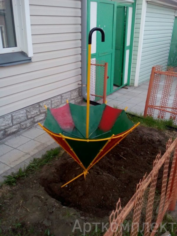 Клумба зонтик из металла