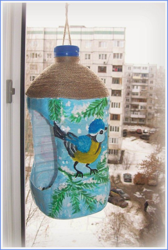 Кормушки для птиц из пластиковых пятилитровых бутылок