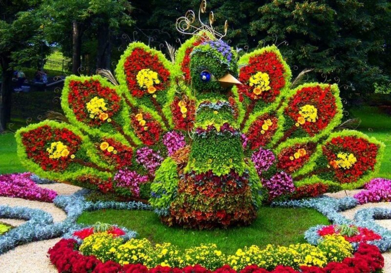 Клумба бабочка из металла