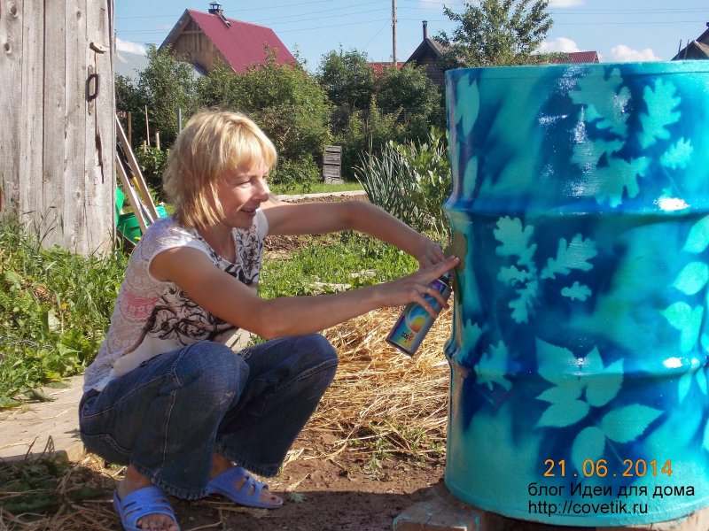 Цветные бочки для дачи