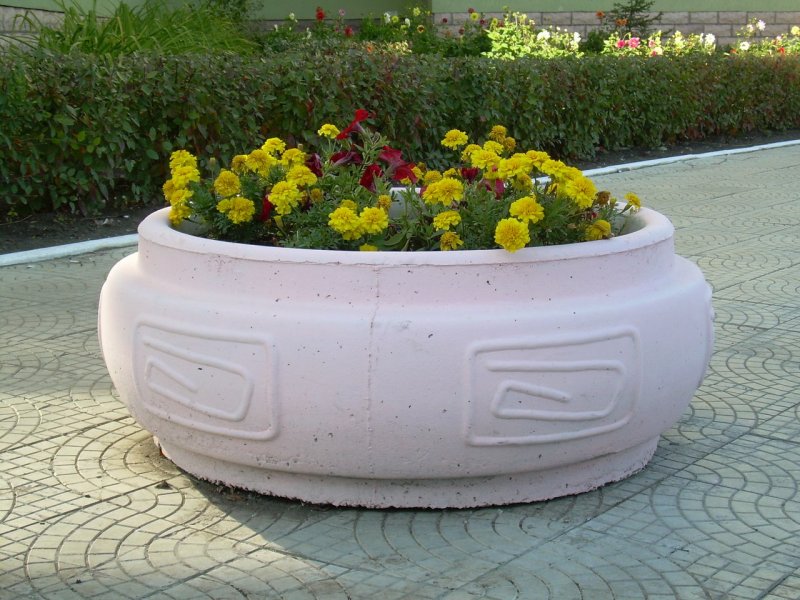 Клумбы из бетона