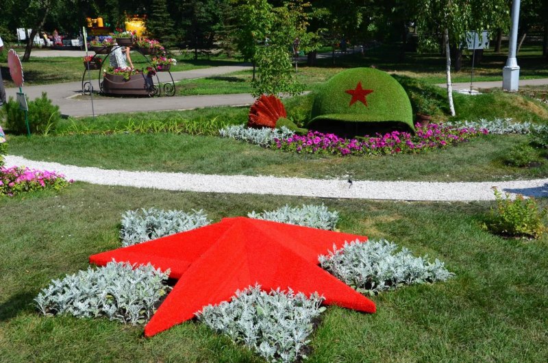 Цветник в форме звезды