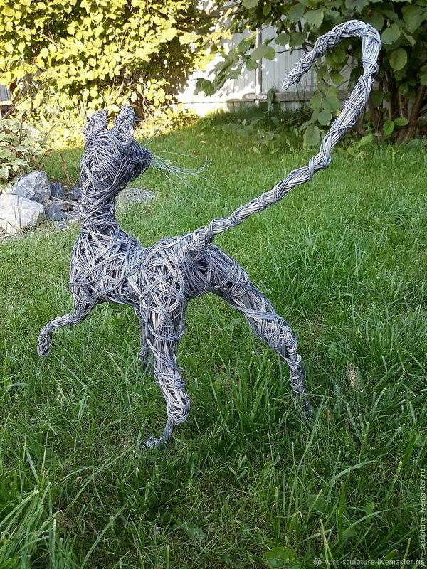 Кованые скульптуры для сада