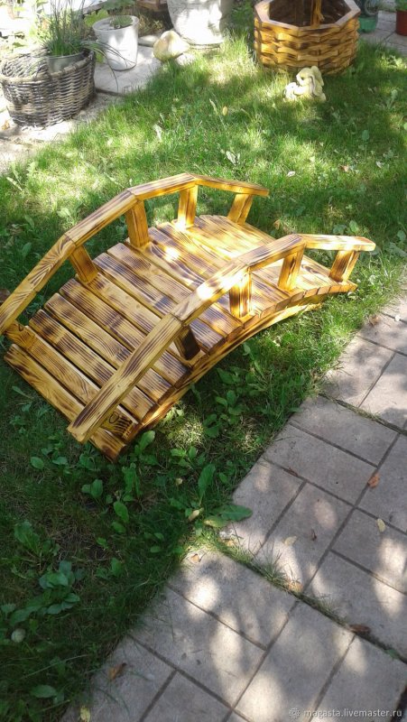 Деревянный мостик