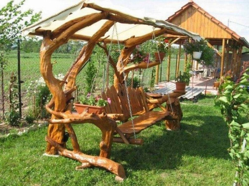 Беседка из сьволовдеревьев