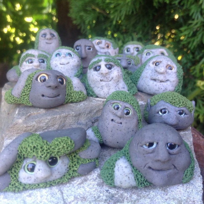 Гусеница из камней для сада