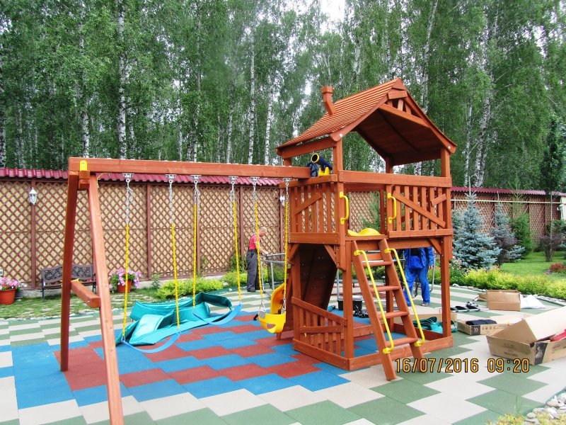 Игральная площадка для 1 ребенка на даче фото