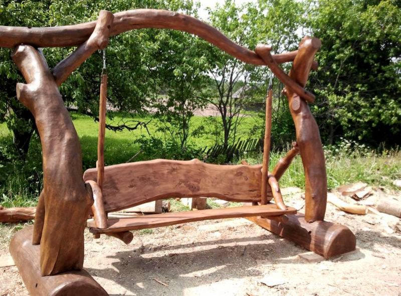 Качели из коряг