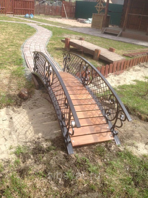 Кованые мостики для сада