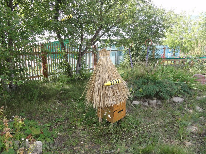 Декоративный улей для сада