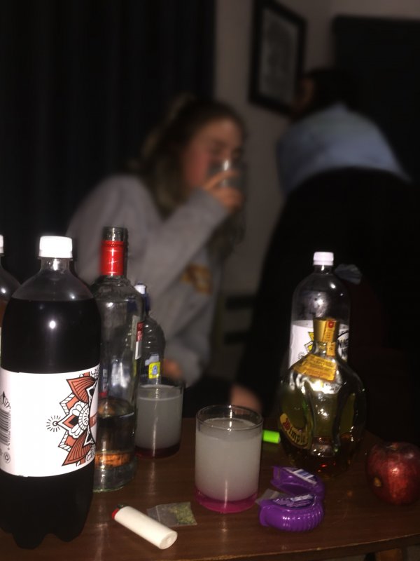 Бухло на столе