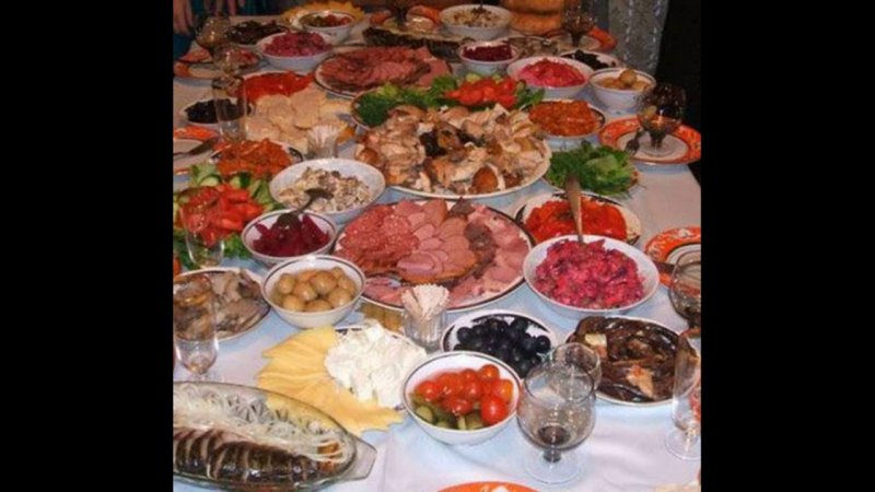 Накрытый русский стол