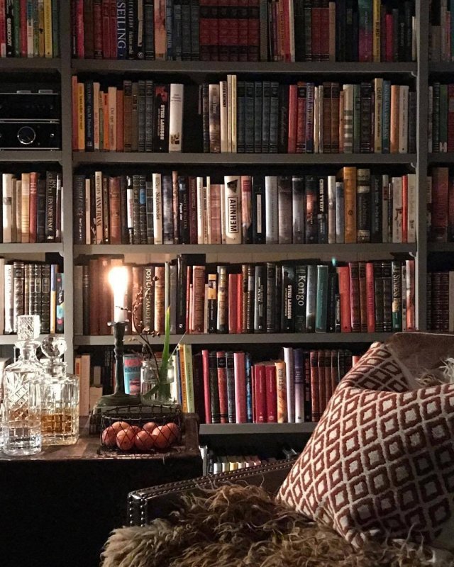 Полка для книг
