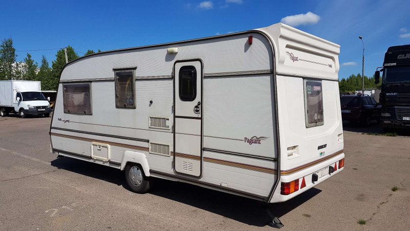 Американский кемпер Airstream прицеп