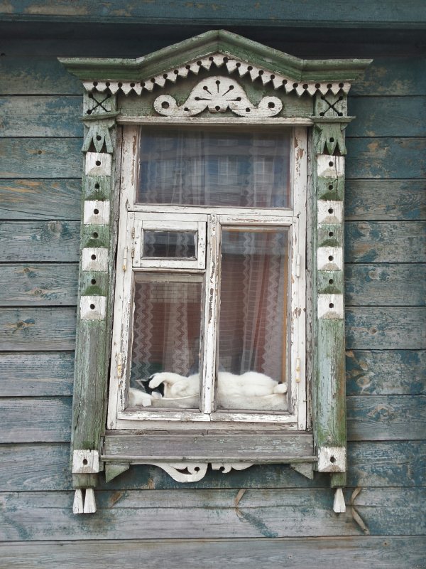 Окно деревенской избы
