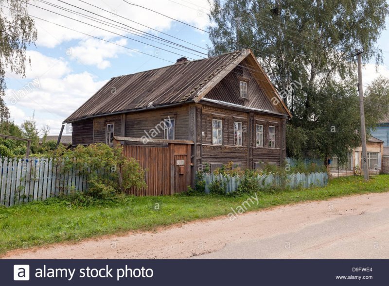 Деревянный дом в деревне в 80е