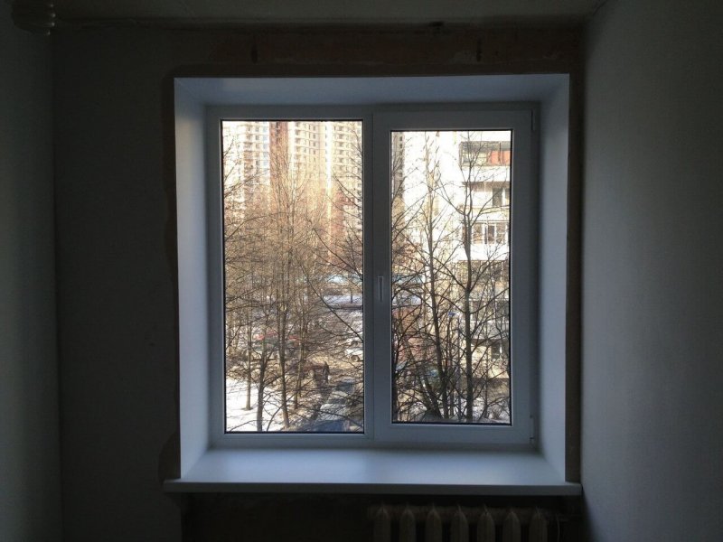 Балконная дверь пластиковая с окном