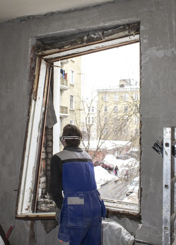 Окна в кирпичном доме