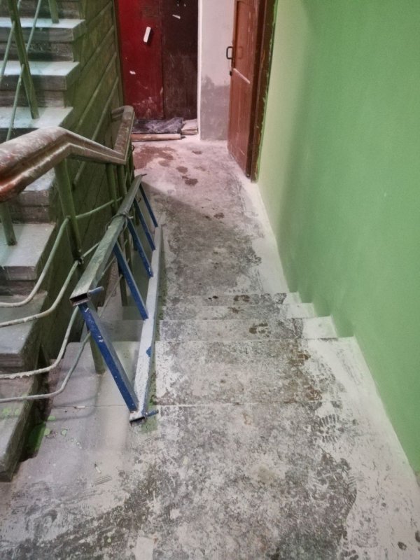 Подъезд пятиэтажки