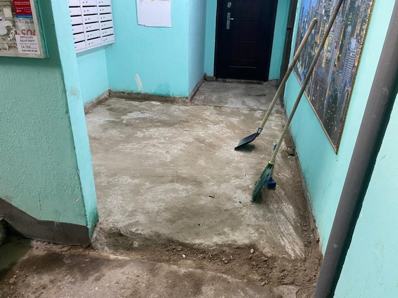 Пол в подъезде многоквартирного дома